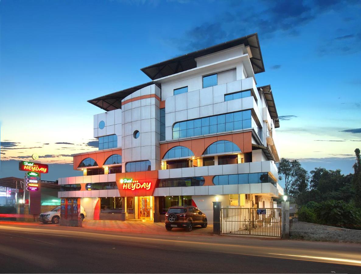 Hotel Heyday Pathanamthitta ภายนอก รูปภาพ