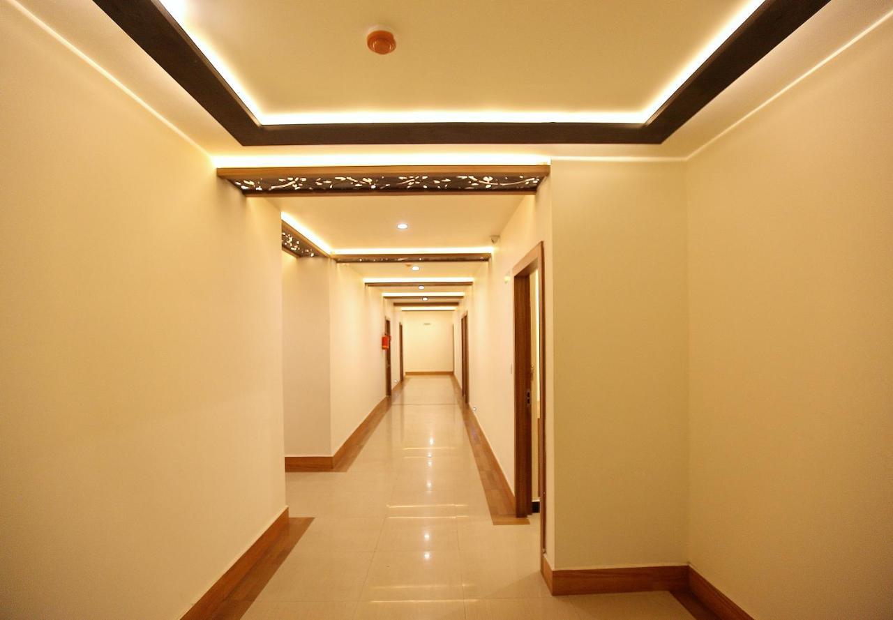 Hotel Heyday Pathanamthitta ภายนอก รูปภาพ